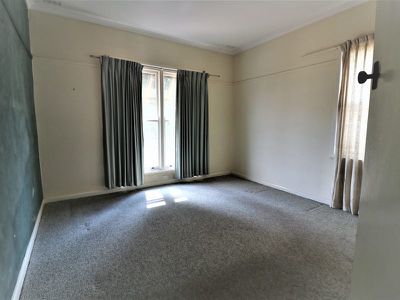 57 Chisholm Cres, Seymour