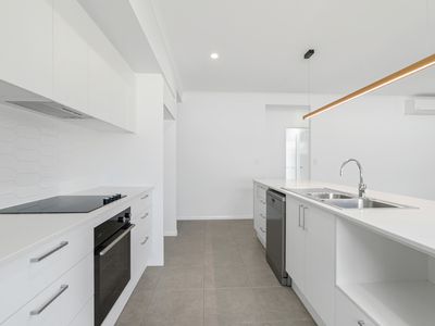 32b Highfield Circuit, Bentley Park