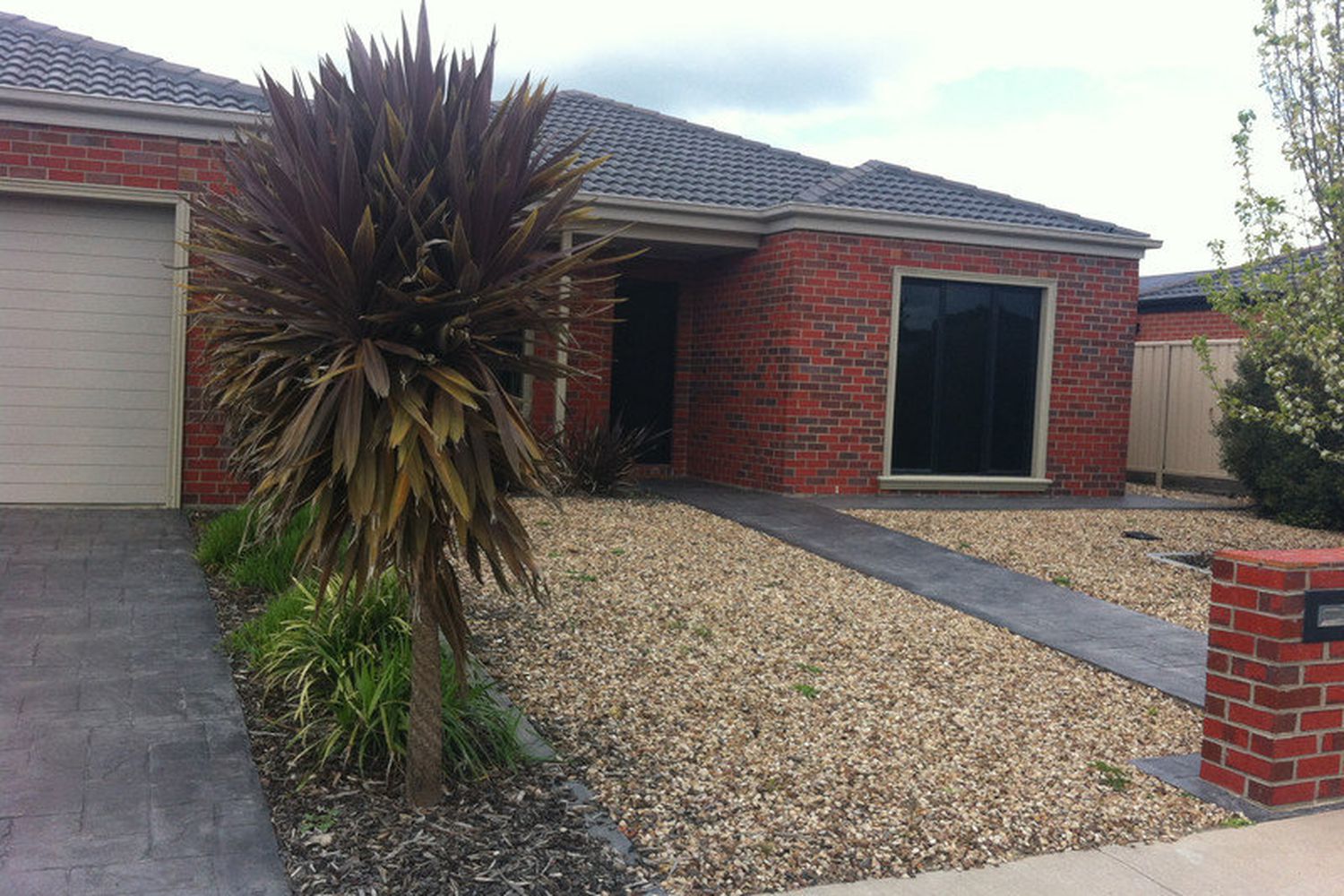 1 Ladlow Court, Horsham