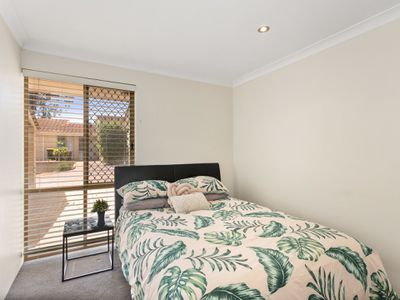 2 / 73 Weaponess Road, Scarborough
