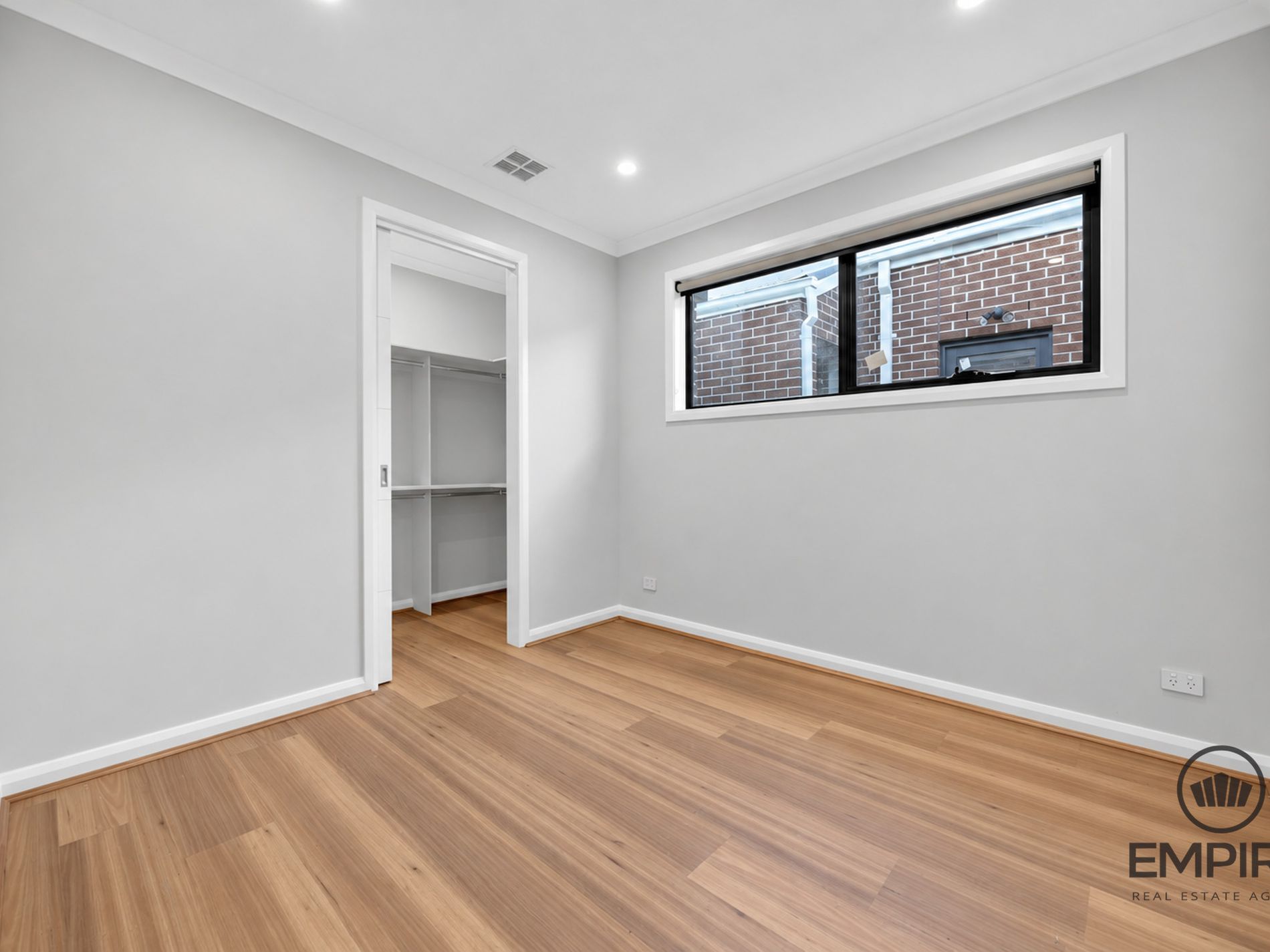 21 Skylark Avenue, Officer