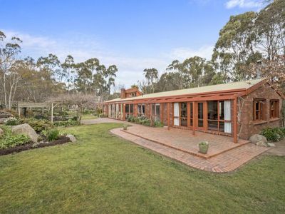9 CLARKE STREET, Mount Macedon