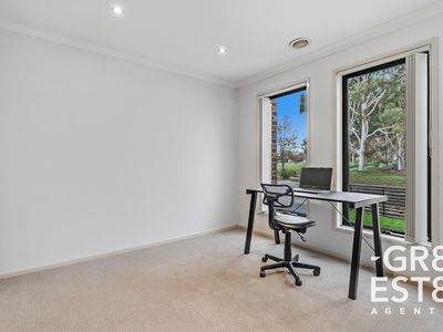 24 Von Nida Drive, Cranbourne North