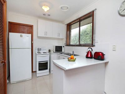 8 Wakool Avenue, Deer Park