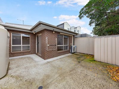 3 / 2 Lily Street, Braybrook