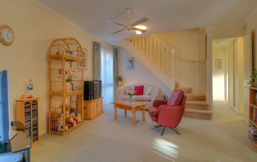 2 / 11 Hood Court, Berwick