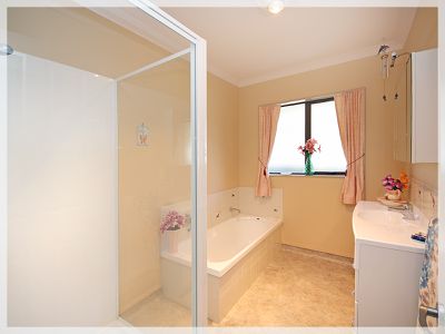 93A Queen Street West, Levin