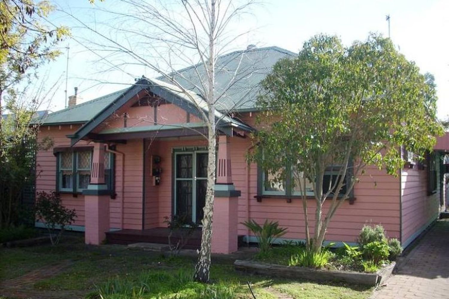 4 Edward Street, Horsham