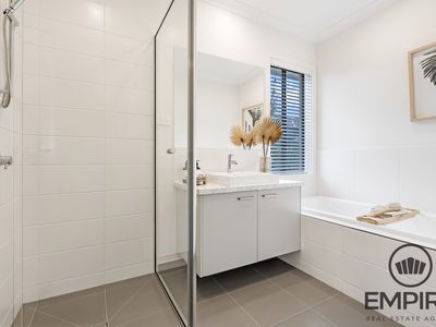 45 Centenary Boulevard, Officer South