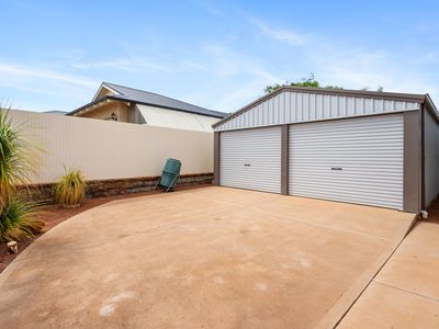 2 Pirring Way, Hannans