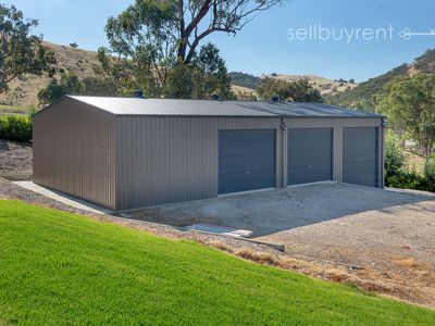 21 LAMBOURN DRIVE, Wodonga