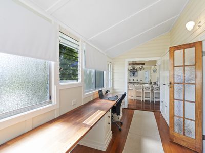 4 Caldwell St, Manly West