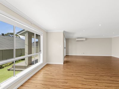 1 / 6 Pinnacle Way, Koonawarra