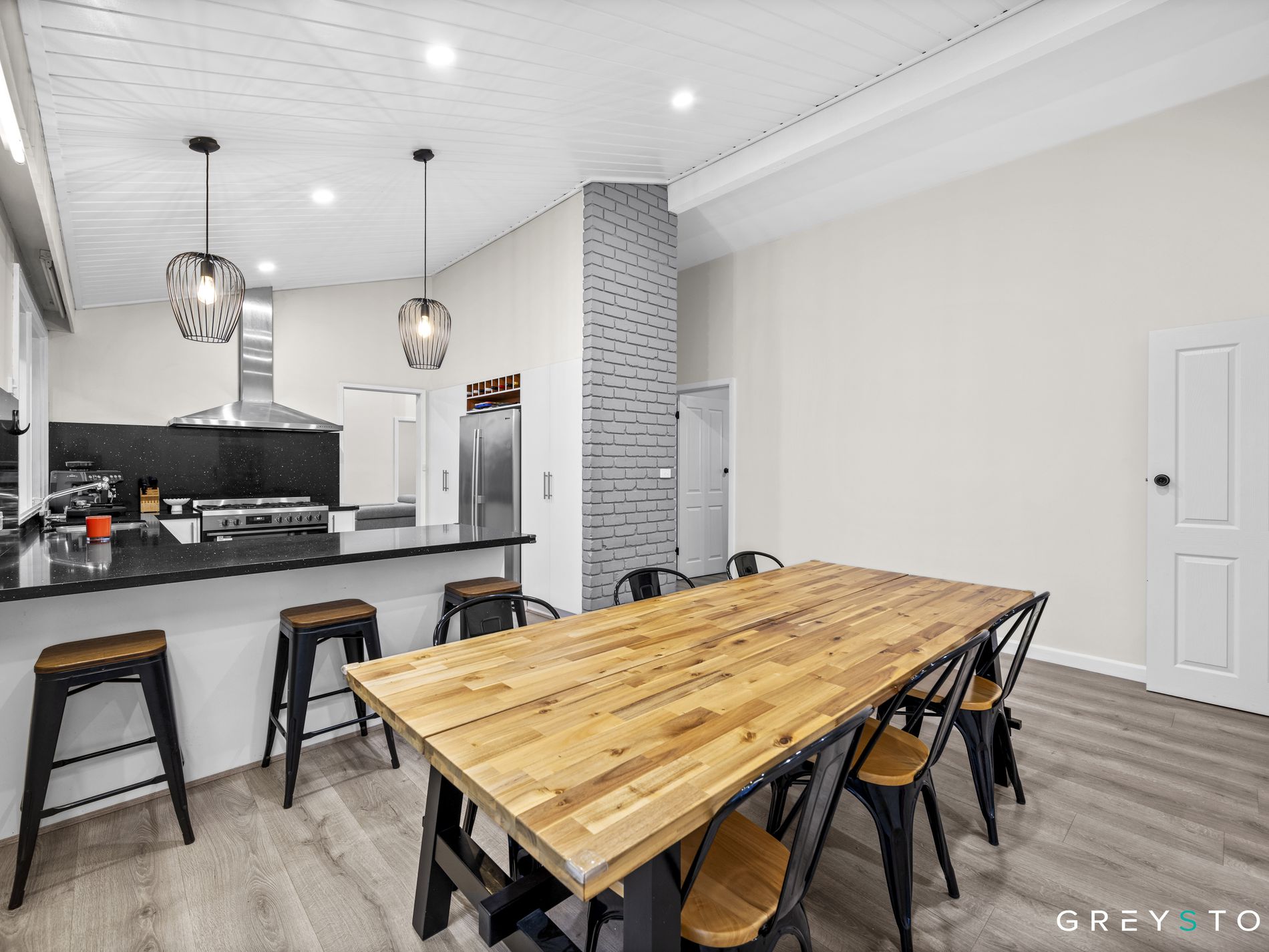 2-4 Outlook Ride, Kurunjang