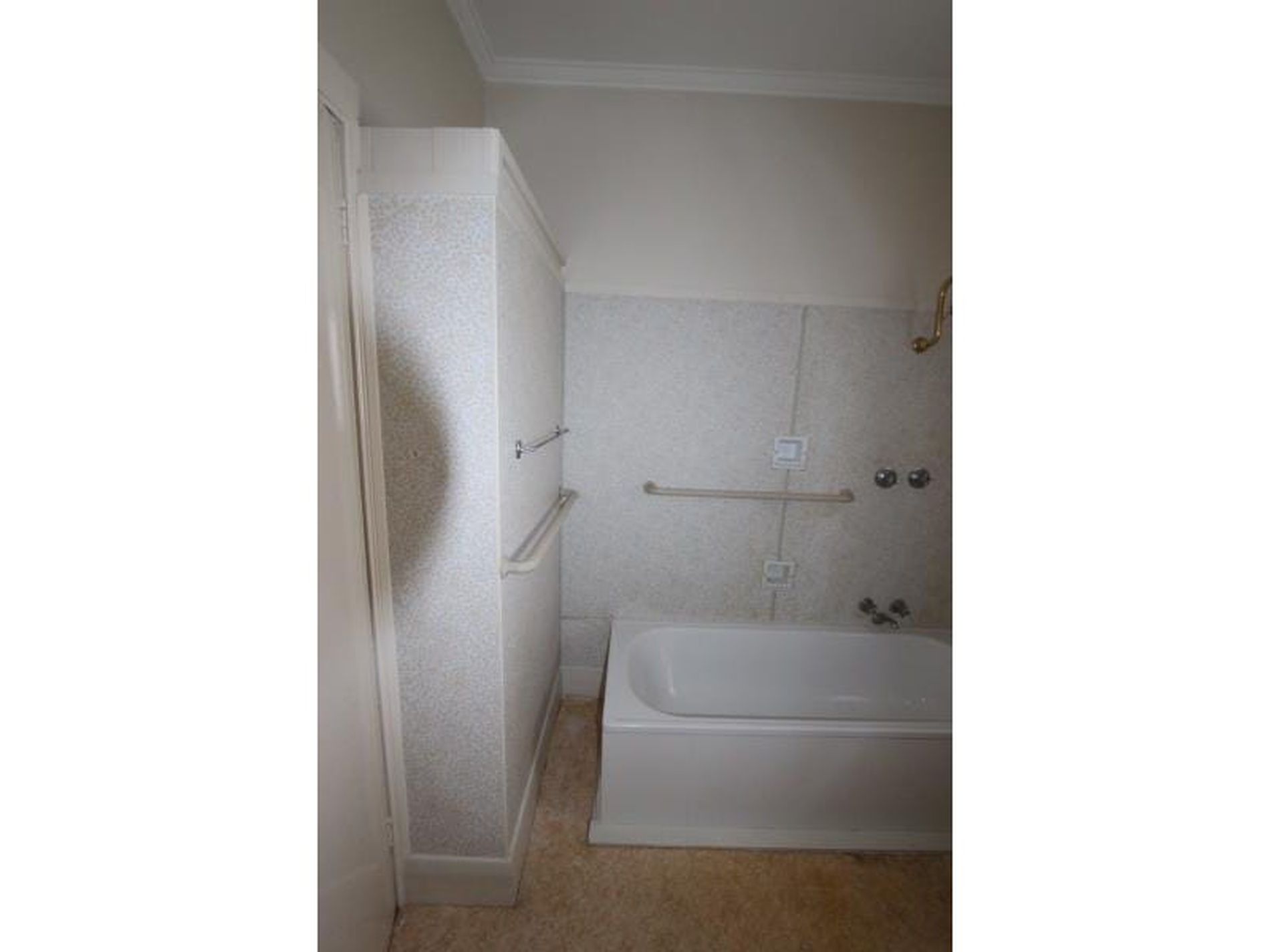 12 Clonard Avenue, Geelong West