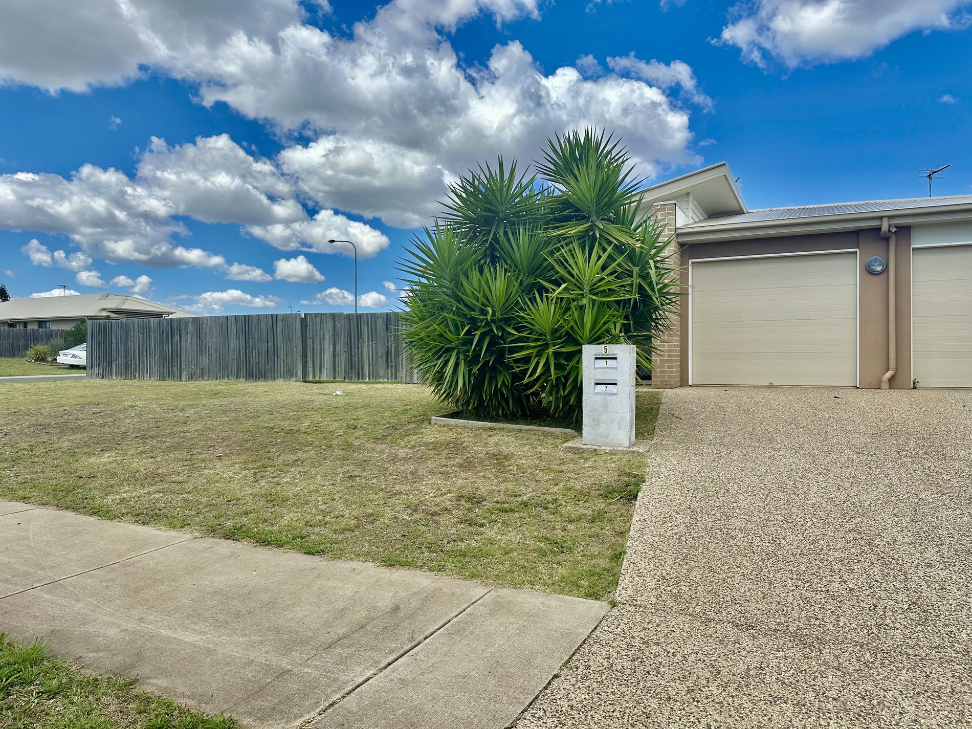 1 / 5 Corack Avenue, Cambooya