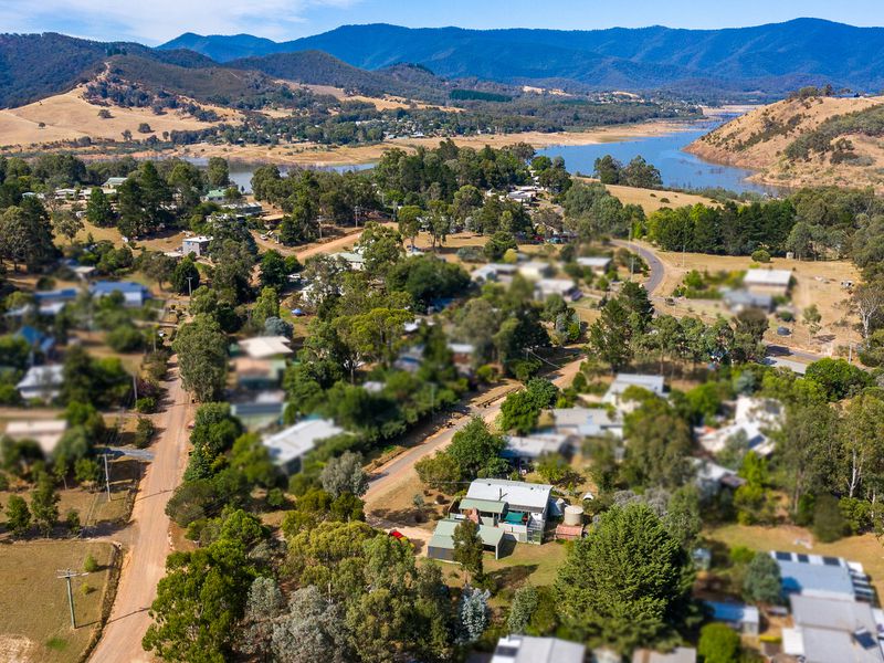 16-18 Village Way, Macs Cove