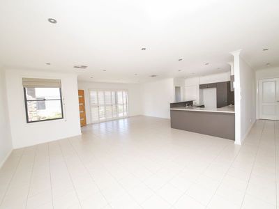 19 /  2-8 Diane Street, Dubbo