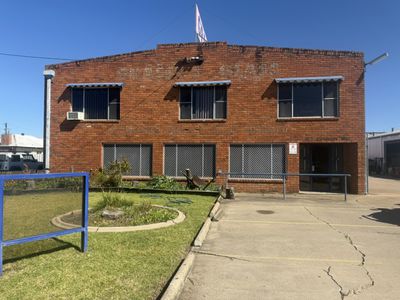 27 CROWN STREET, Tamworth