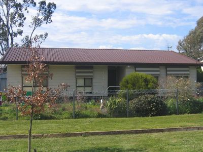 24 PLAYNE, Heathcote