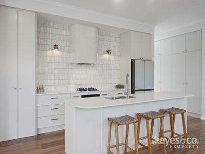 108 Tenth Avenue, Railway Estate