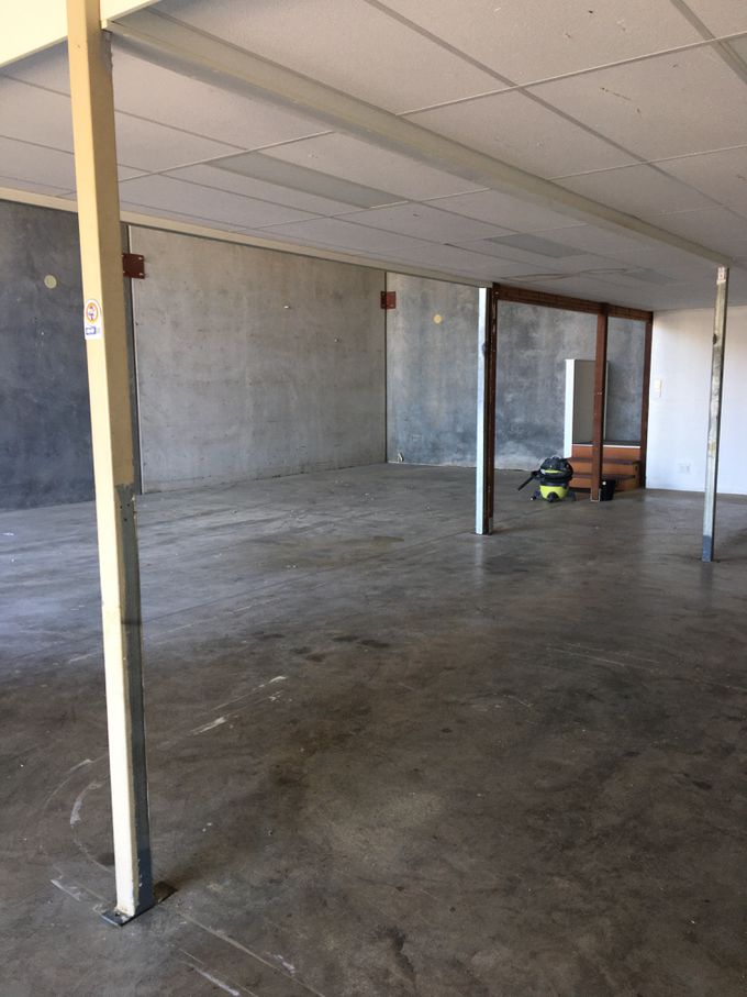 Unit 2, 3 and 4  / 18  Tectonic Crescent , Kunda Park