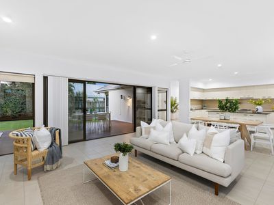 15 Hawksbury Crescent, Wakerley