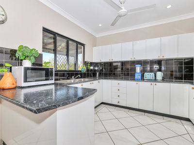 67 Inverway Circuit, Farrar