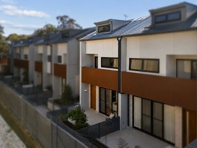 4 Bedroom / 9-9a Old Berowra Road, Hornsby