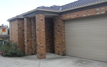 4 / 11 Pakenham Road, Pakenham