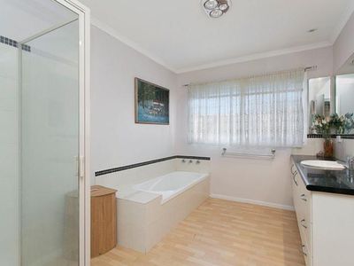 172 Railway Place, Elmore