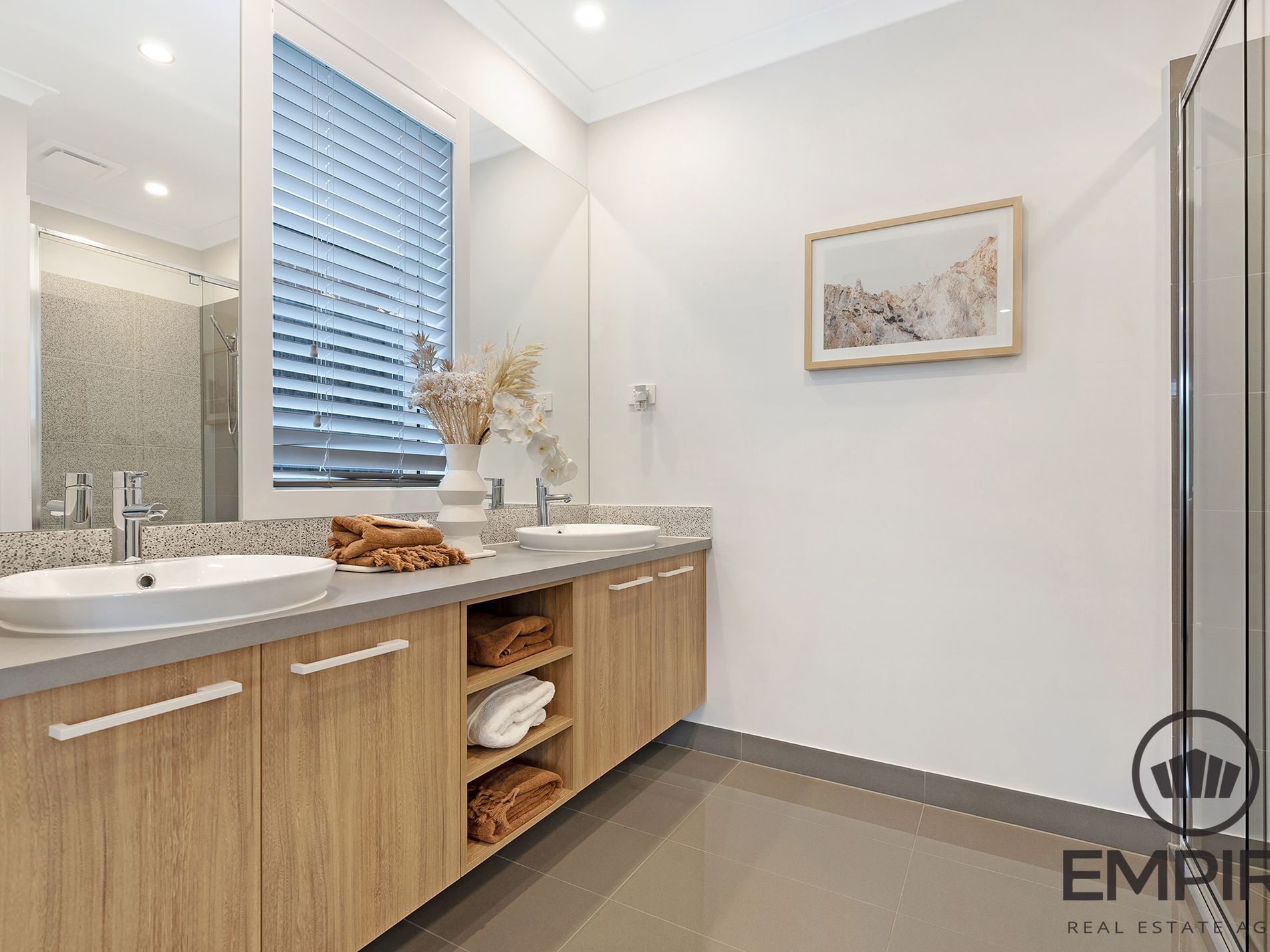 49 Centenary Boulevard, Officer South