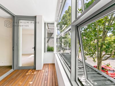 A104 / 210 Pacific Highway, Crows Nest