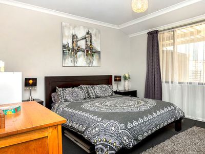 17 King Edward Way, Eaton