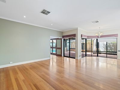 12 Connaught Gardens, Canning Vale