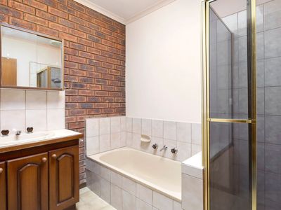 2 / 11 Callander Road, Pascoe Vale