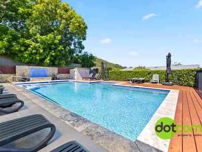 12 Sixth Avenue, Green Point