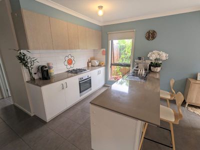 2 / 12 Castle Court, Bell Park