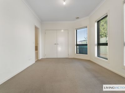 2 / 1 Lynch Court, Altona Meadows