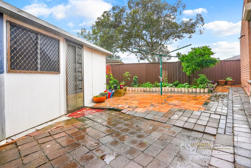 3 & 3A Tent Street, Kingswood