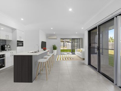 15 Lysaght Drive, Pimpama