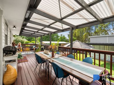 19 Mackenzie Street West, Golden Square