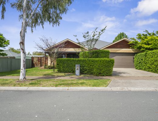 Elegant 4-Bedroom Family Home