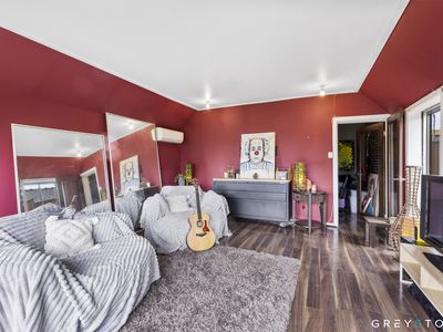 6 Helen Court, Melton West