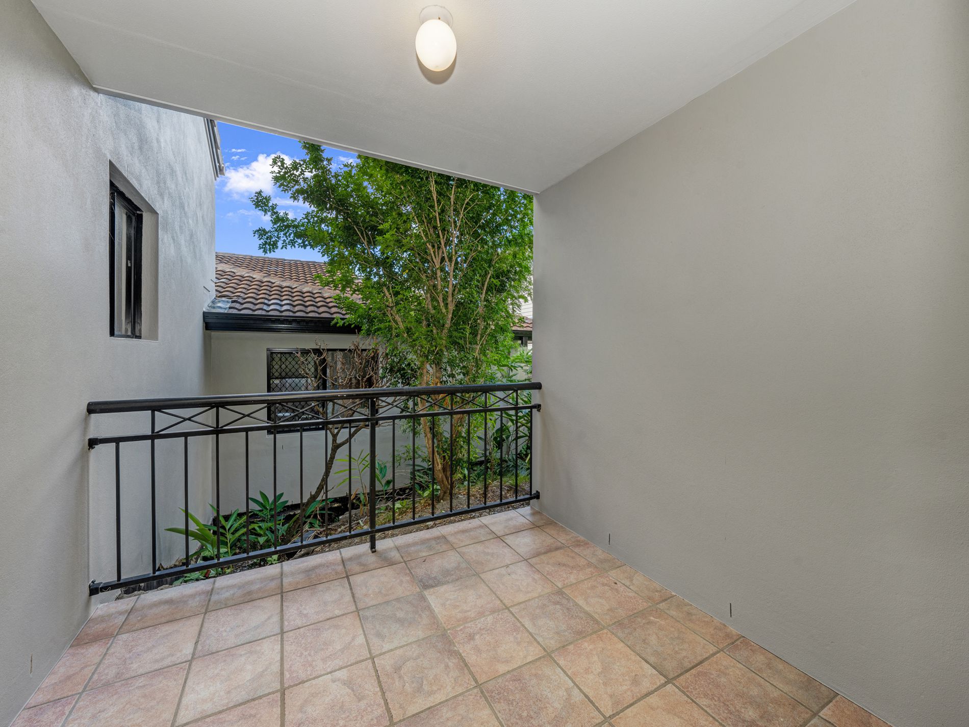 3 / 60 MILES STREET, Hawthorne