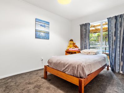 68 Woodside Road, Massey
