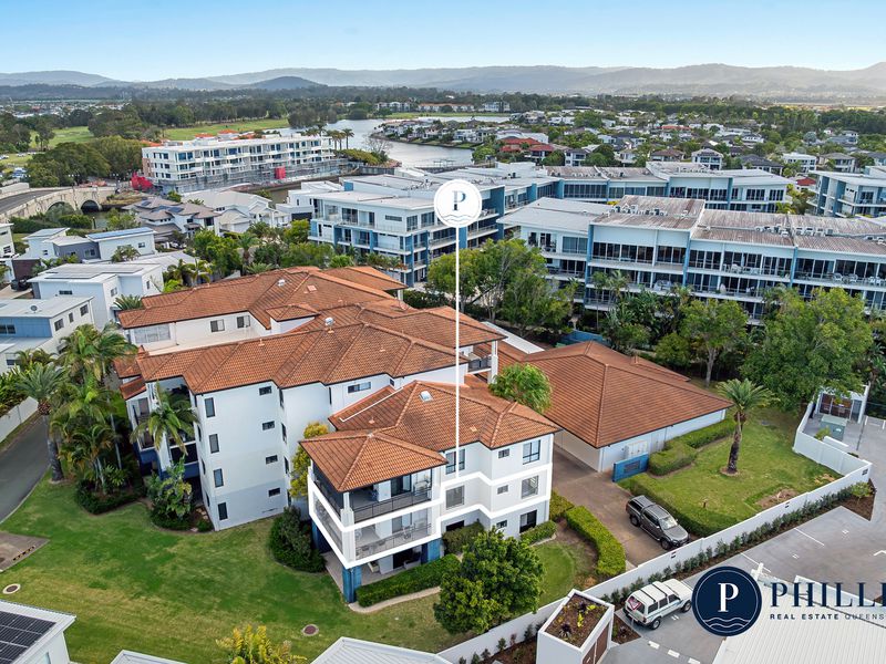 7006 Phoenix Palms Drive, Hope Island