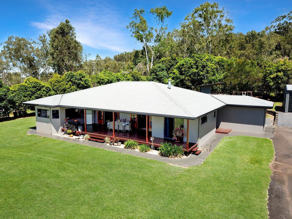 2 Larfield Close, Atherton