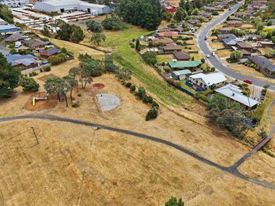 34 Belgrave Parade, Youngtown