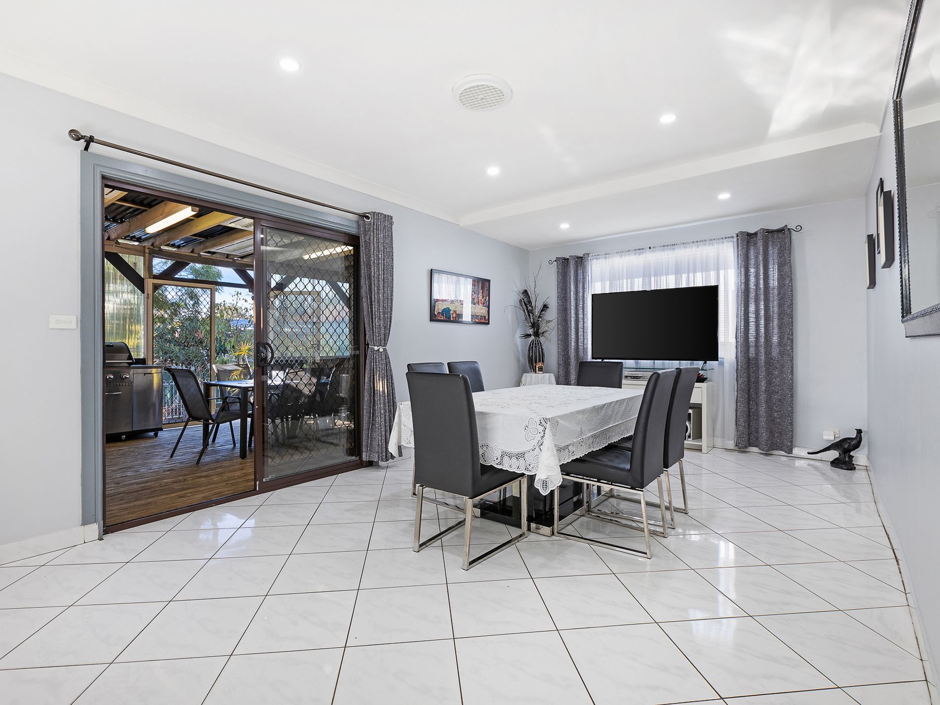 22 Bury Road, Guildford